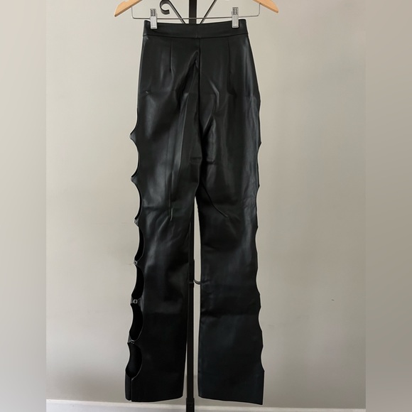 Meshki Alexa cut out side faux leather high waisted pant color black size xxs - Picture 5 of 12
